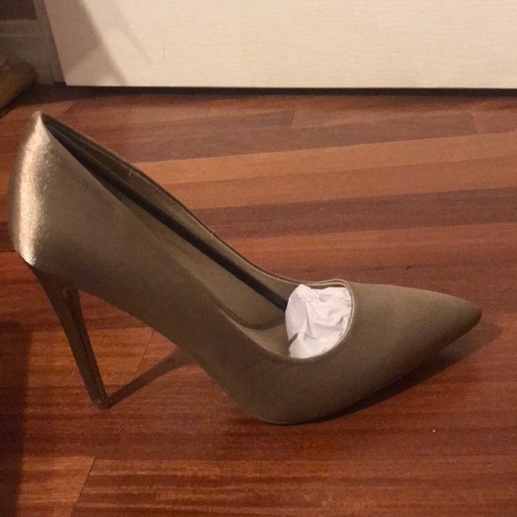 COPY - Nude satin pointed toe heels - Picture 2 of 2